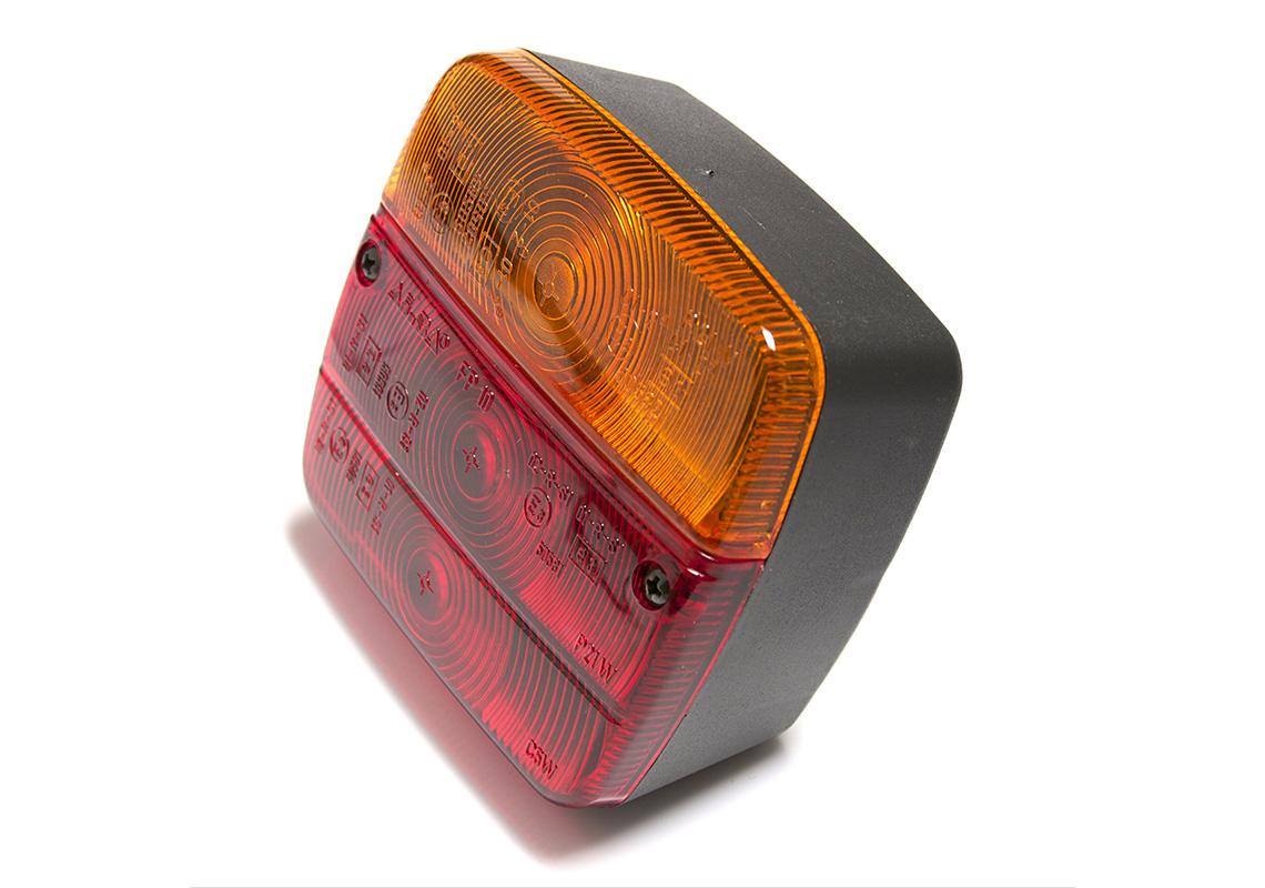 LUCE POSTERIORE A 3 FUNZIONI